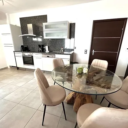 Chiara 利迈纳里亚